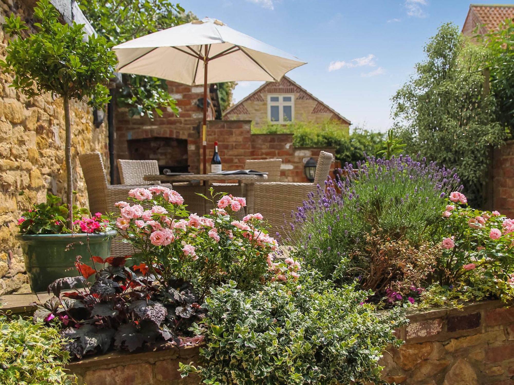 Pond View Cottage Brantingham Exterior photo